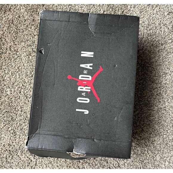 Nike Air Jordan 9 Retro University Gold Size 4.5 Youth (Size 6 Women's) - Picture 10 of 10